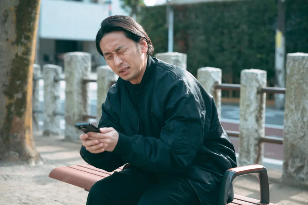 スマホ　困る　借金